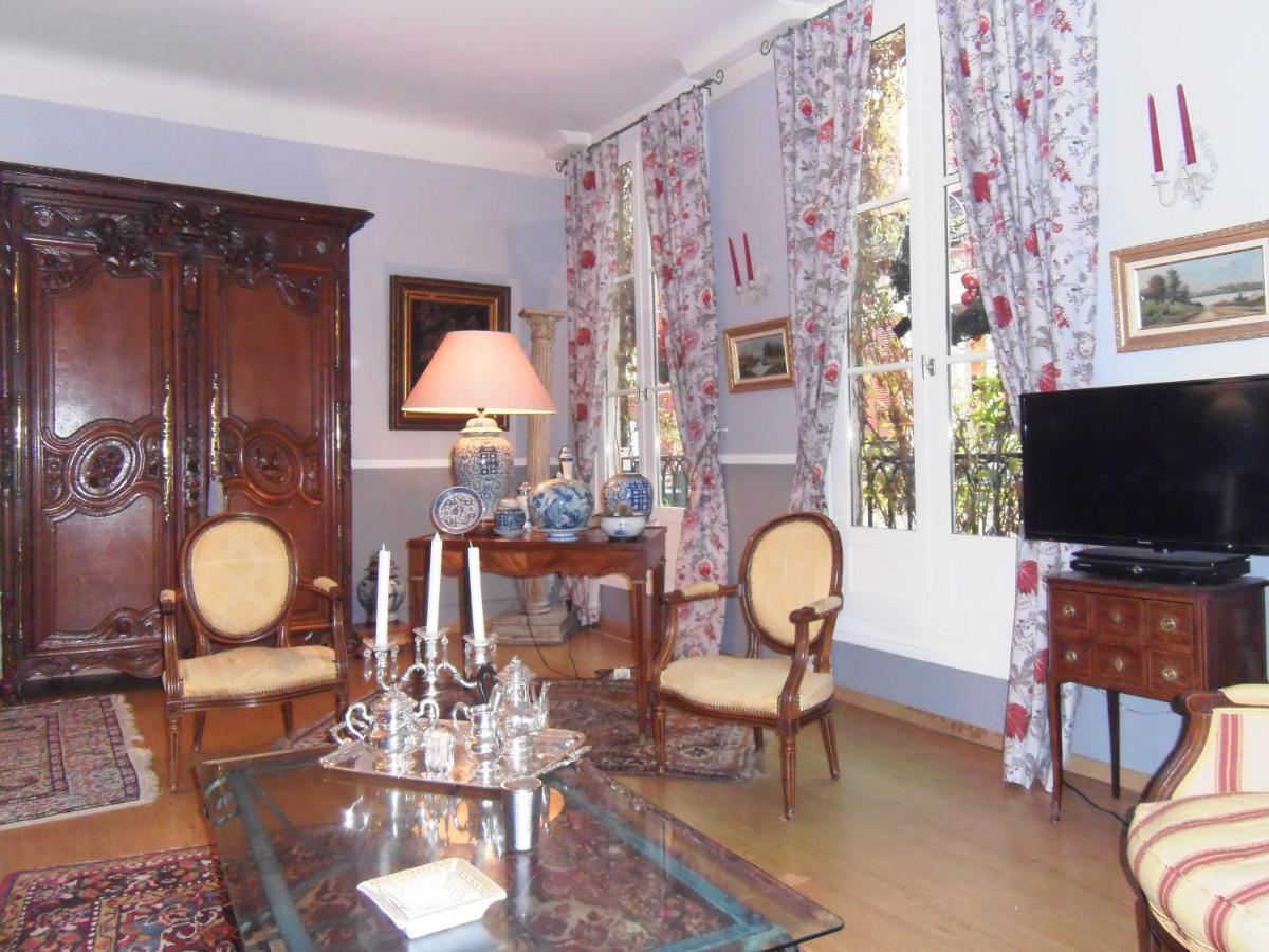 Des Arceaux Hotel